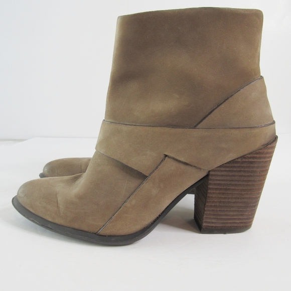 ALDO Tan/Brown Strappy Block Heel, Booties SZ 7.5 - Picture 8 of 9